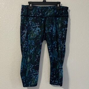 Lululemon Athletica Blue Patterned Capris
